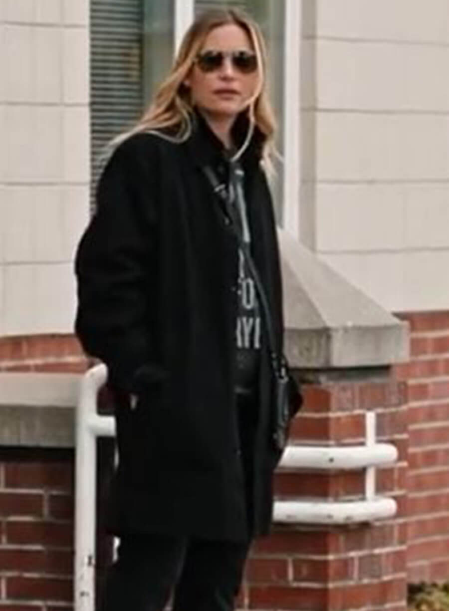Summer Higgins Yellowstone S04 Jacket